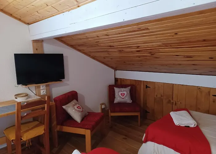 Studio L\'Iseran, Et Garage Pour Motos Et Velos, Gare A 800M