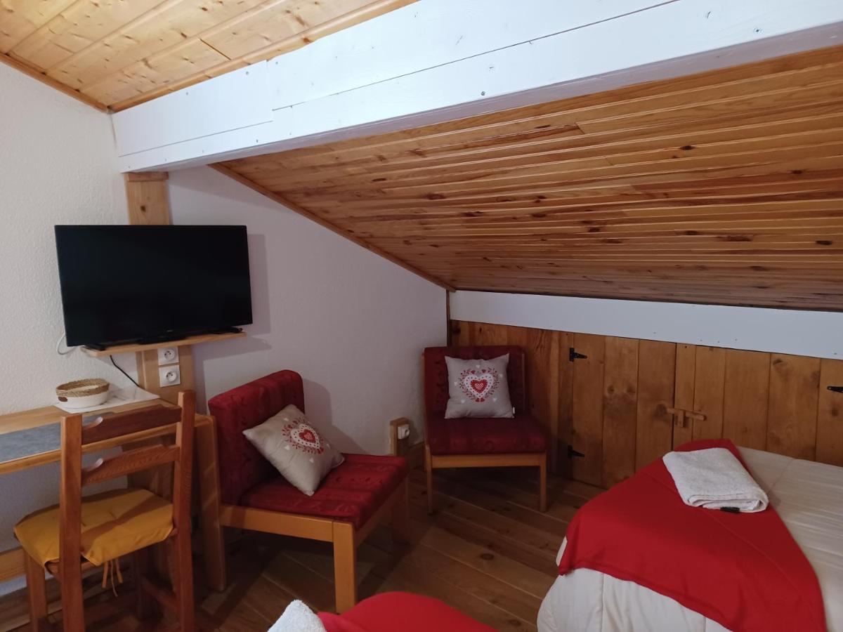 Apartment L'iseran, Et Garage Pour Motos Et Velos, Gare A 800m Fourneaux (Savoie)